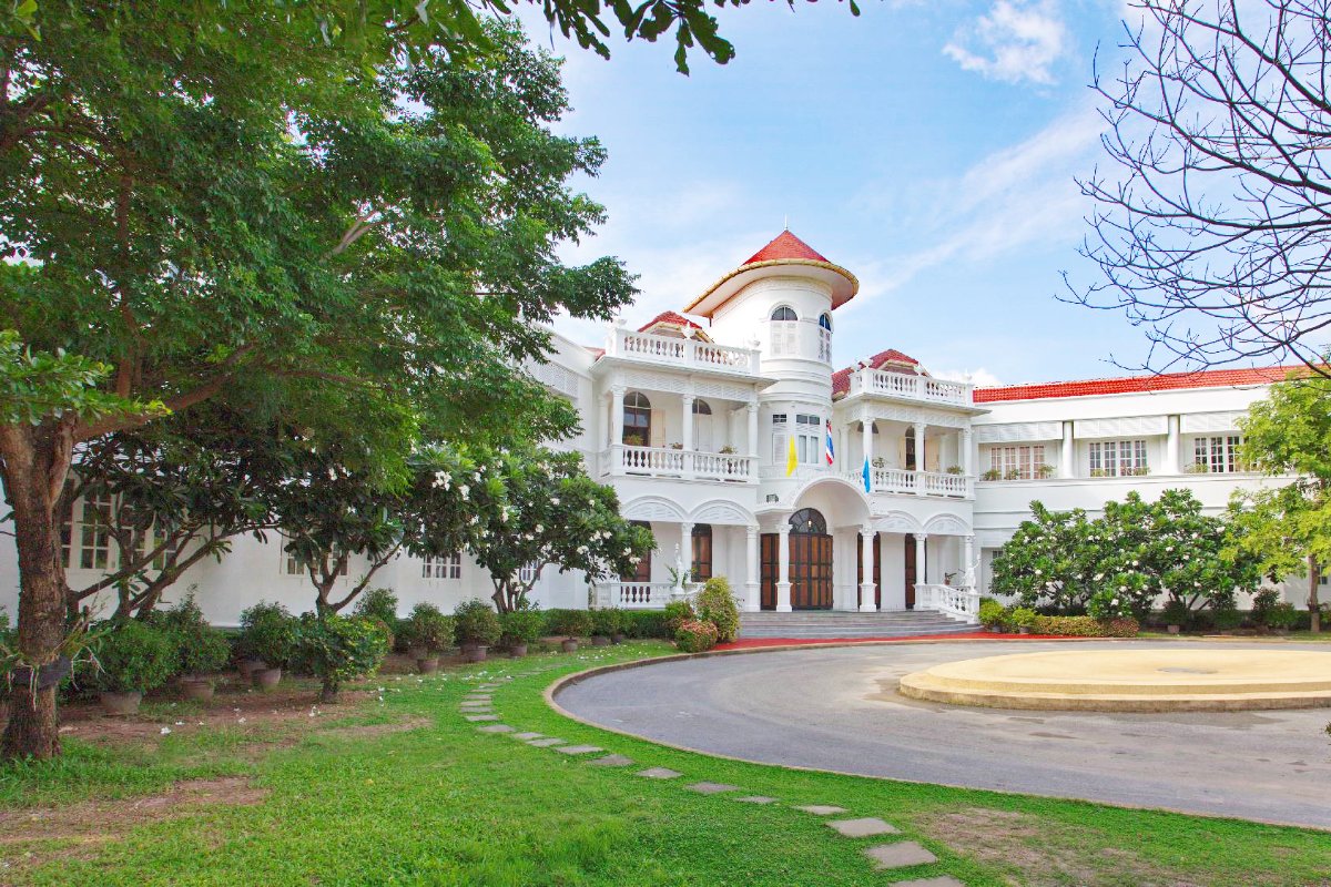 Charter International School